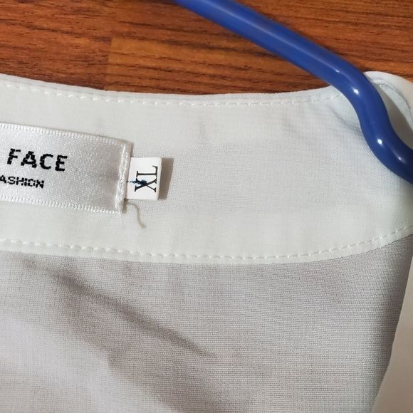 Face to face sheer white button down tunic. SZ XL long sleeves. - Picture 4 of 6